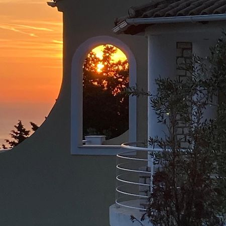 Villa Alibertini Agios Gordios  Exteriör bild