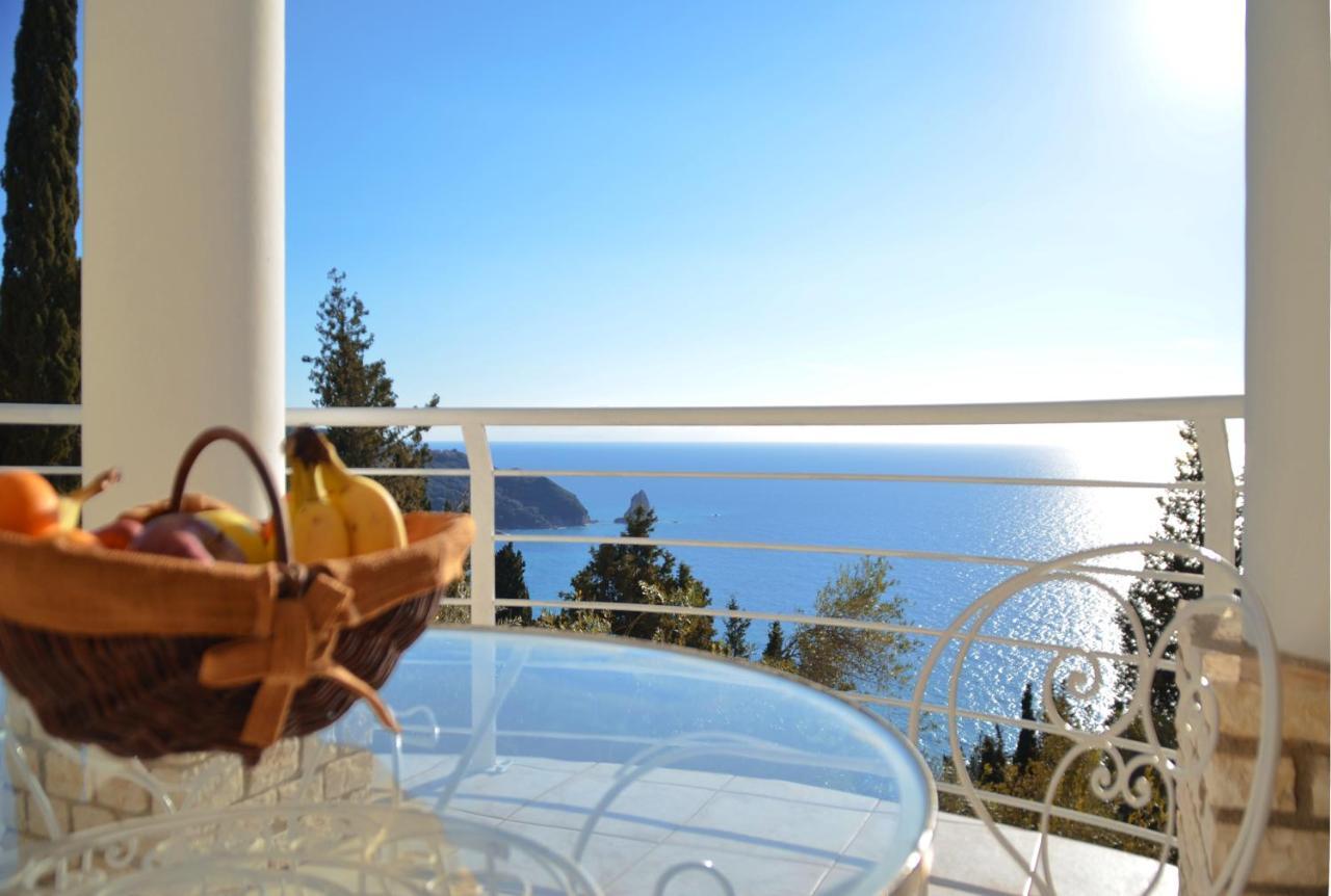 Villa Alibertini Agios Gordios  Exteriör bild