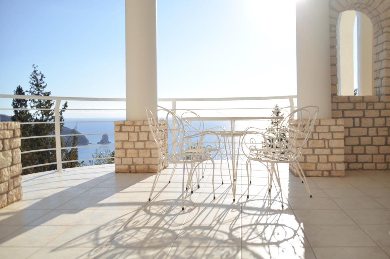 Villa Alibertini Agios Gordios  Exteriör bild