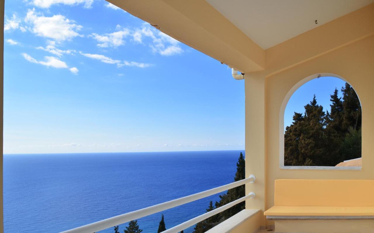 Villa Alibertini Agios Gordios  Exteriör bild